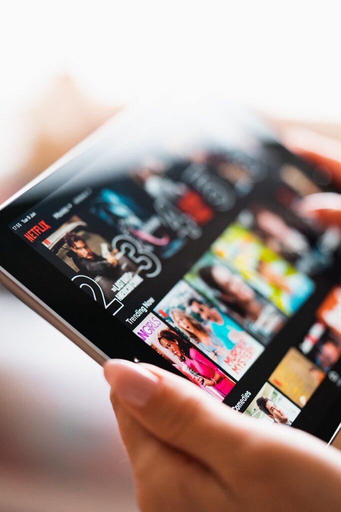 tablet, movies, netflix, choose, hand, watch, entertainment, leisure, netflix, netflix, netflix, netflix, netflix